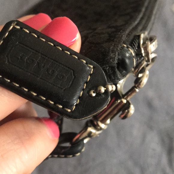 Coach wristlet - Picture 3 of 8
